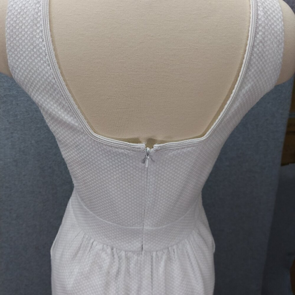 C. Wonder Dress Womens SZ 4 White Sleeveless Quilted Pockets Faux Necklace - Picture 5 of 7